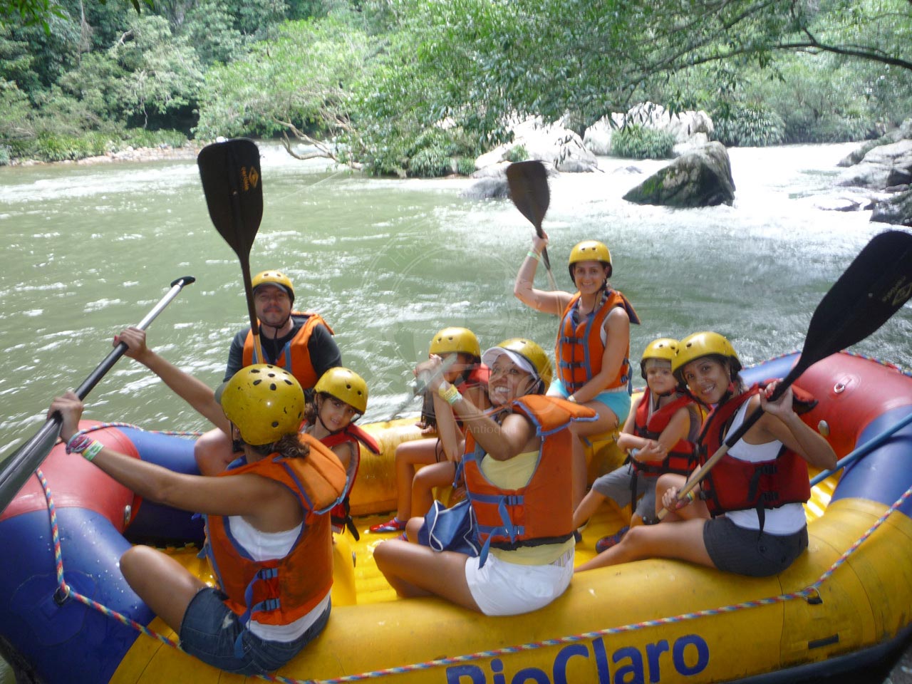 Animate a hacer rafting en Rio claro - Hotel & Restaurante Parador del Gitano - Nápoles - Doradal - Rio claro