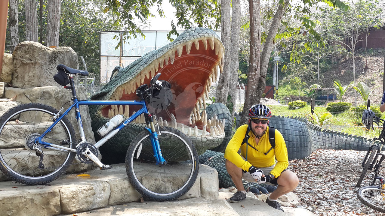 Aventura salvaje en bici - Parque Temático Hacienda Nápoles - Hotel & Restaurante Parador del Gitano - Nápoles - Doradal - Rio claro