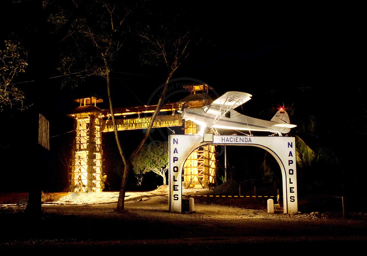 Parque Temático Hacienda Nápoles - Hotel & Restaurante Parador del Gitano - Nápoles - Doradal - Rio claro